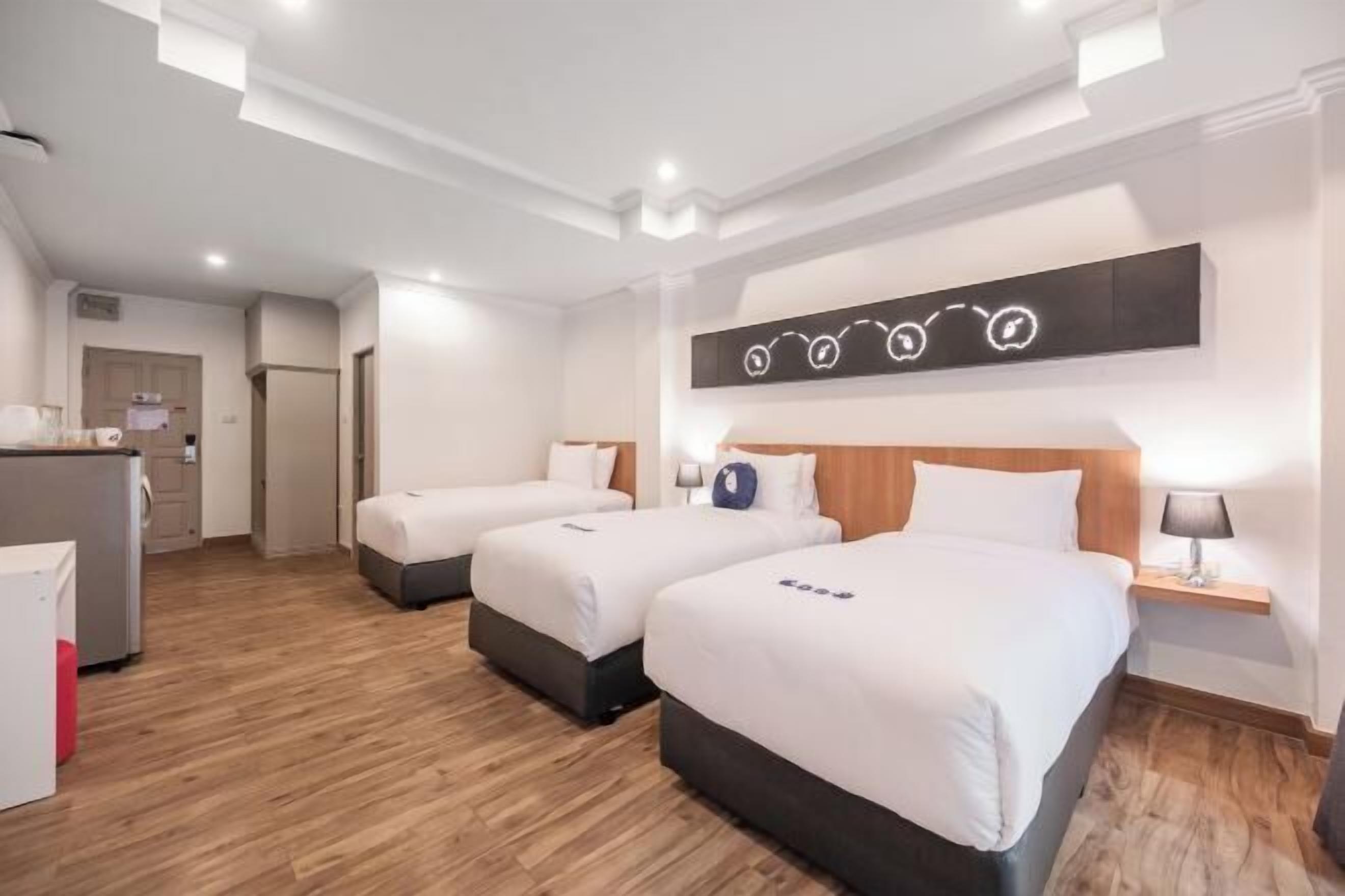 Minibar, in-room safe, desk, laptop workspace