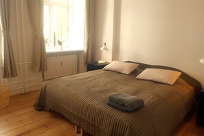 3 bedrooms, desk, iron/ironing board, WiFi
