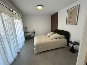 3 makuuhuonetta, silitysrauta/-lauta, Wi-Fi, vuodevaatteet