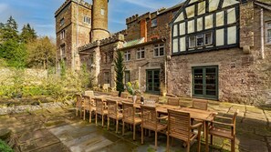 Outdoor dining - Kentchurch Park, Kentchurch -  sleeps 26 guests  in 13 bedrooms (Kentchurch)