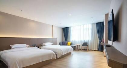 Heyuan Holiday Business Hotel