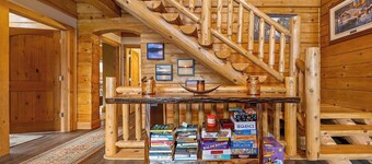 Sunset Cove Retreat - private bay in Crane Lake with year-round availability!