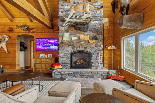 Sunset Cove Retreat - private bay in Crane Lake with year-round availability!