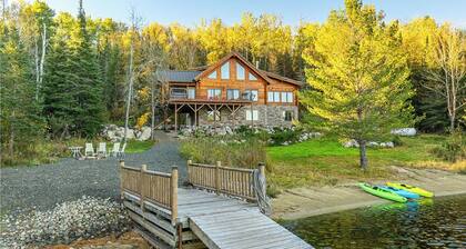 Sunset Cove Retreat - private bay in Crane Lake with year-round availability!