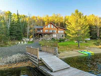 Sunset Cove Retreat - private bay in Crane Lake with year-round availability!