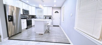 3 BR House  by DC, NW Stadium, UMD and Six Flag