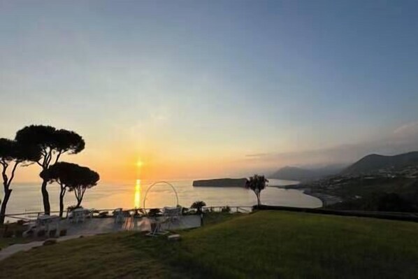 Terrace/patio - Arcomagno Sea View Flat with sunroof (San nicola aricella)