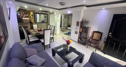 Casa Villa Carolina 5 min Puerta de Oro