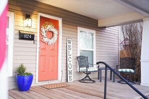 Exterior detail - Historic 3-bedroom house close to downtown Guthrie. (Guthrie)