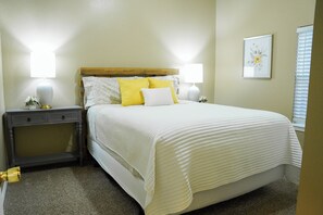 3 habitaciones, tabla de planchar con plancha, wifi y ropa de cama