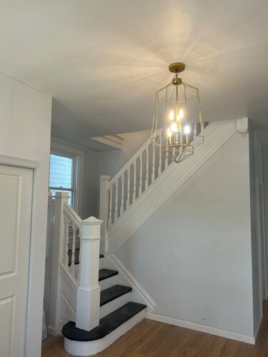 Remodeled spacious 4-bedroom house in very popular Houston, PA with central AC