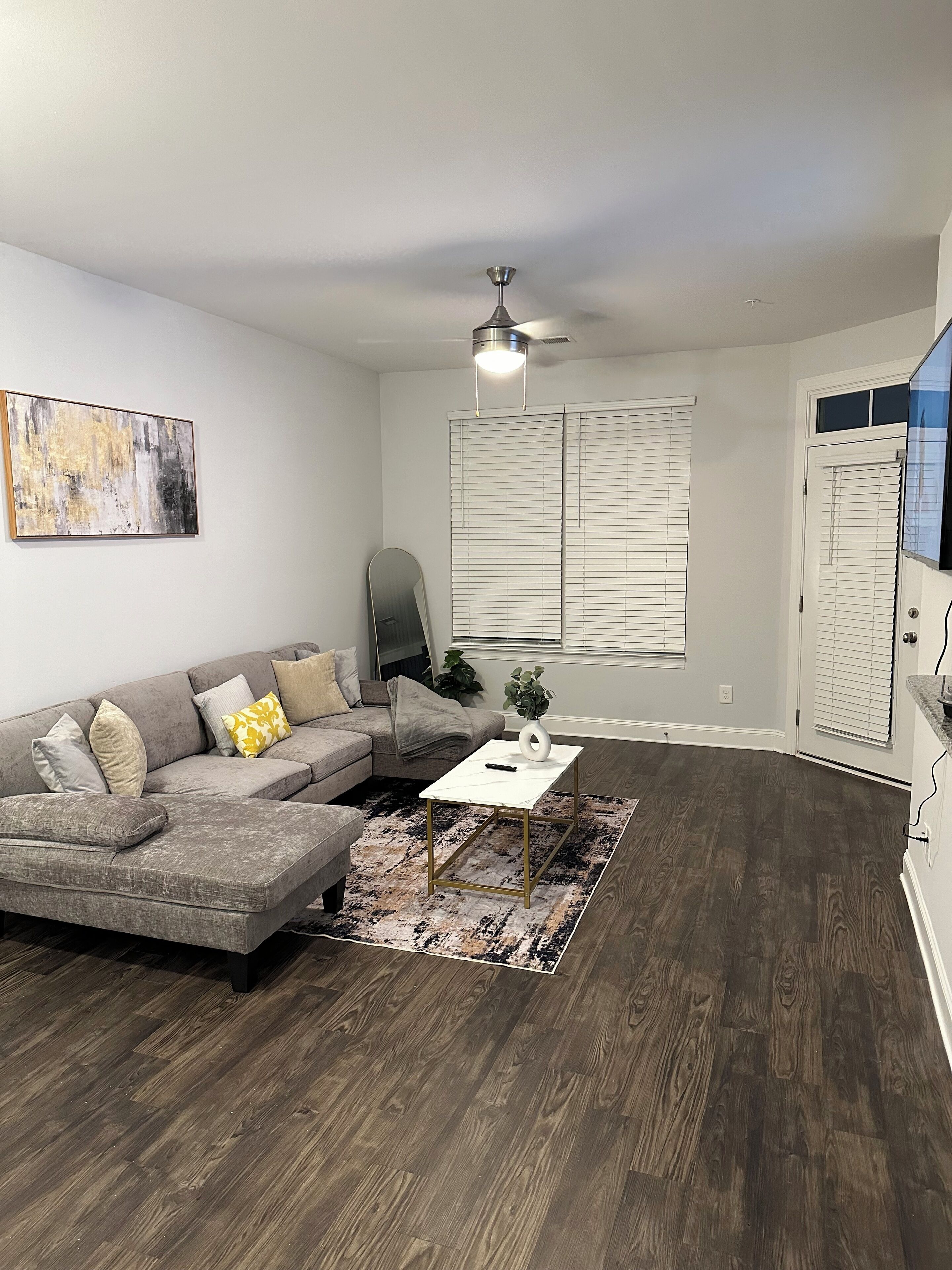 Cozy 1-bedroom apartment in charming Charlotte with, WiFi , Netflix 