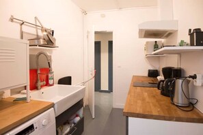 Private kitchen - Room in Montmartre with privat shower and shared WC (PARIS 18)