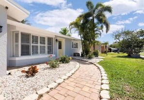 Exterior - Tropical Oasis with Private Pool & Modern Comforts – Minutes to Beach! (Largo)