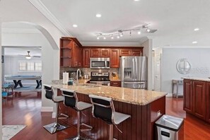 Fridge, microwave, oven, stovetop - Tropical Oasis with Private Pool & Modern Comforts – Minutes to Beach! (Largo)