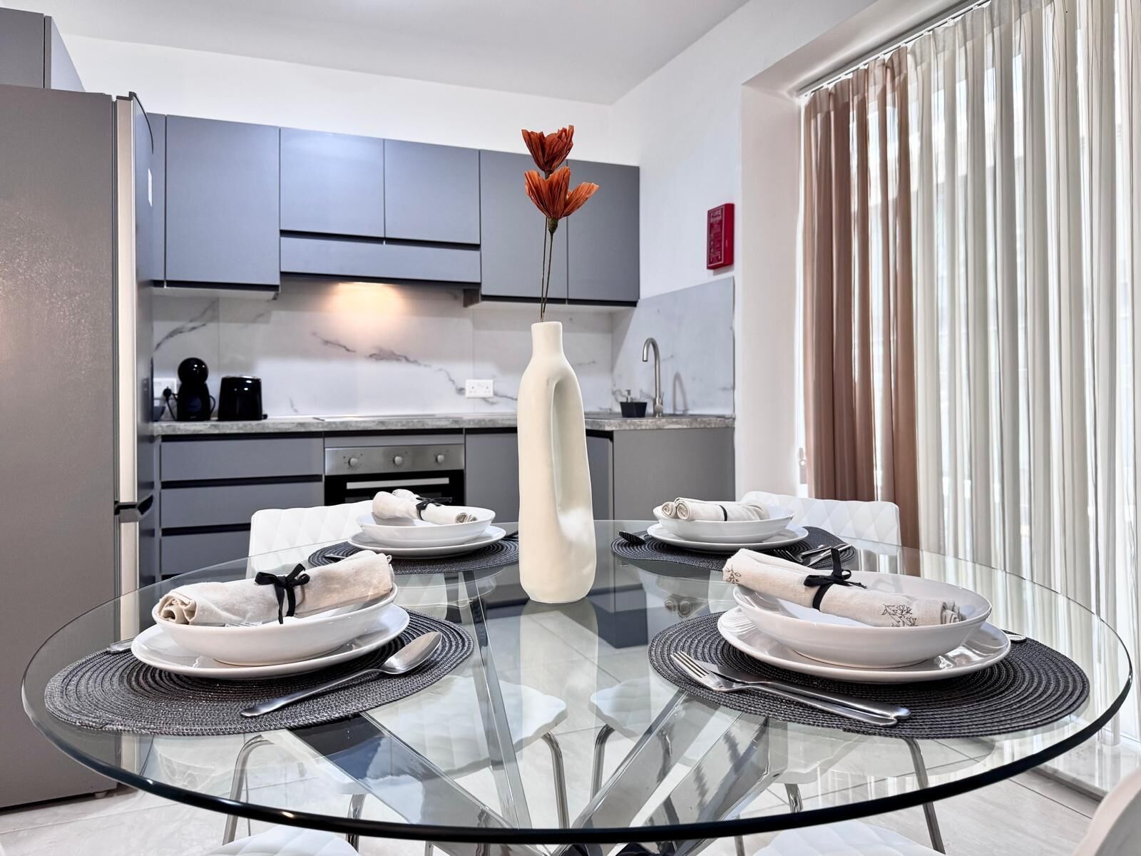 Coffee/tea maker, fridge, microwave, oven