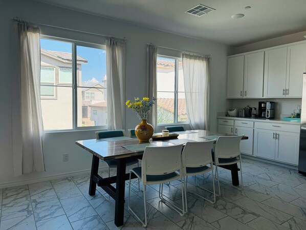 تناول الطعام