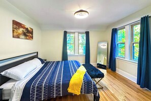 4 habitaciones, tabla de planchar con plancha, wifi y ropa de cama