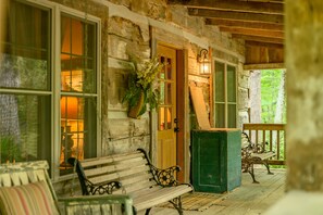 Terrace/patio - Nostalgic log cabin antique furnishings nestled in wooded serenity Pet Friendly! (Brown County)