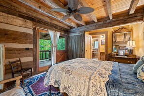 3 bedrooms, iron/ironing board, free WiFi, bed sheets - Nostalgic log cabin antique furnishings nestled in wooded serenity Pet Friendly! (Brown County)