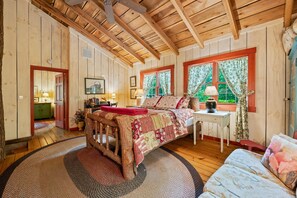 3 slaapkamers, een strijkplank/strijkijzer, gratis wifi, beddengoed