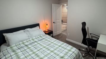 2 chambres, fer et planche à repasser, Wi-Fi, draps fournis