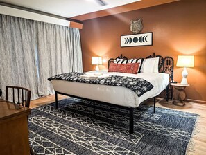 2 bedrooms, desk, iron/ironing board, travel crib