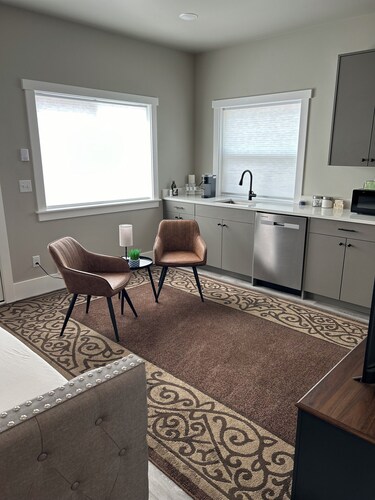 Mimi’s getaway!  Birch Bay 10 mins & Canadian Border to Whiterock, BC 5 mins