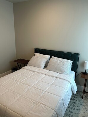 1 bedroom, travel cot, WiFi, bed sheets