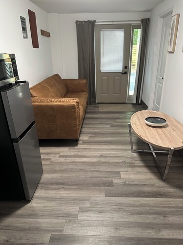 Cozy apartment in delightful Conover with AC, WiFi