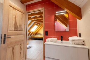 3 Schlafzimmer, Bügeleisen/Bügelbrett, Reisekinderbett, kostenloses WLAN