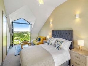 6 bedrooms, free WiFi, bed sheets