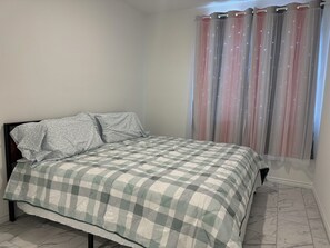 1 slaapkamer, een bureau, gratis wifi, beddengoed