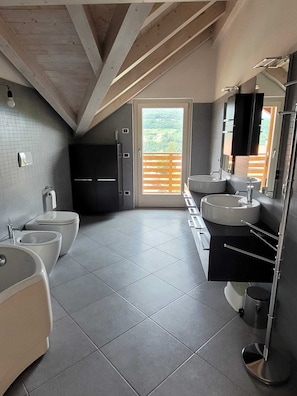 Shower, hair dryer, bidet, towels - Splendido Appartamento per il tuo Relax (Trentino-Alto Adige)