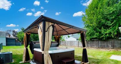 Hot Tub - Near Lake Erie - Pet Friendly - Sleeps 8