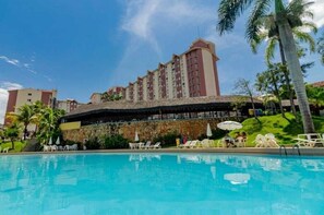 Pool - Apartamento com Requinte e Conforto no Hotel Hotsprings, com Banheira Privativa (Do Turista Caldas Novas)