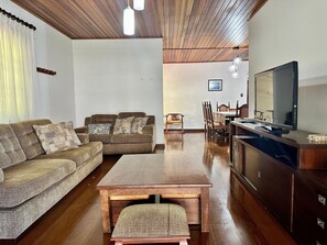 Living area - Casa floresta (Campos do Jordão)