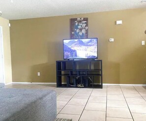 Interior - Charming 3-bedroom house with WiFi and Workspace15min from Downtown Dallas (Wilmer)