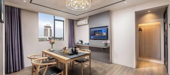 Chengji Hotel (Zhuhai Gongbei Port Gongbei Pedestrian Street Branch)