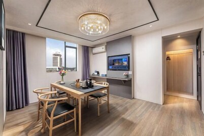 Chengji Hotel (Zhuhai Gongbei Port Gongbei Pedestrian Street Branch)