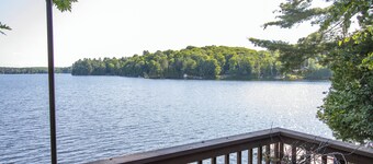 Beautiful 2 bdrm cottage with fireplace and a view in Minden Hills-Pet Friendly!