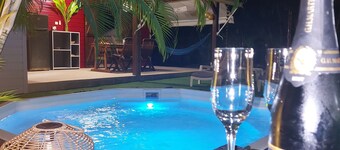 LOVE LODGE GUADELOUPE! Come and recharge your batteries in a Guadeloupean cocoon.