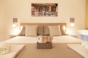 2 bedrooms, desk, iron/ironing board, travel cot - Sicilian Experience • 170sqm Historic Center (Catania)