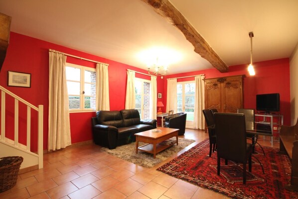 TV, peis og DVD-spiller