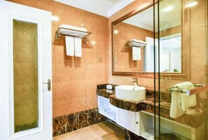 Bathroom - Dihao Hotel (Guangzhou Panyu Shiqiao Aoyuan Plaza) (Guangzhou)