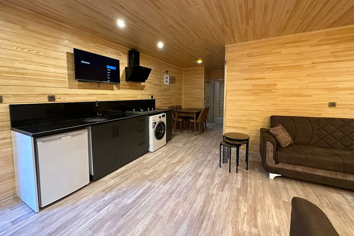 Family Apartment, Mountain View | 2 bedrooms, premium bedding, desk, soundproofing