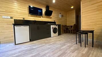 Family Apartment, Mountain View | 2 bedrooms, premium bedding, desk, soundproofing