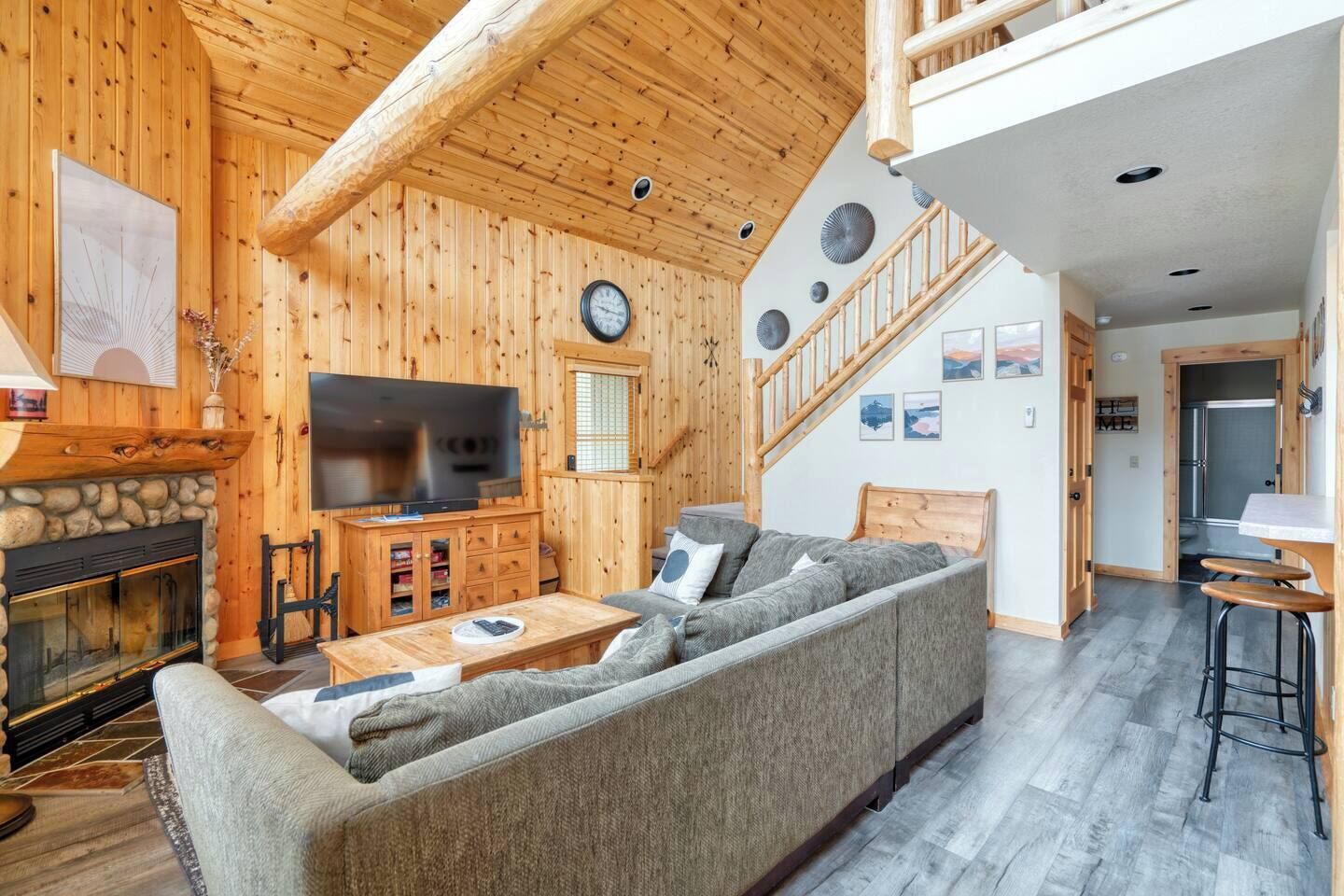 スマートテレビ、書庫、書斎 / ワークスペース