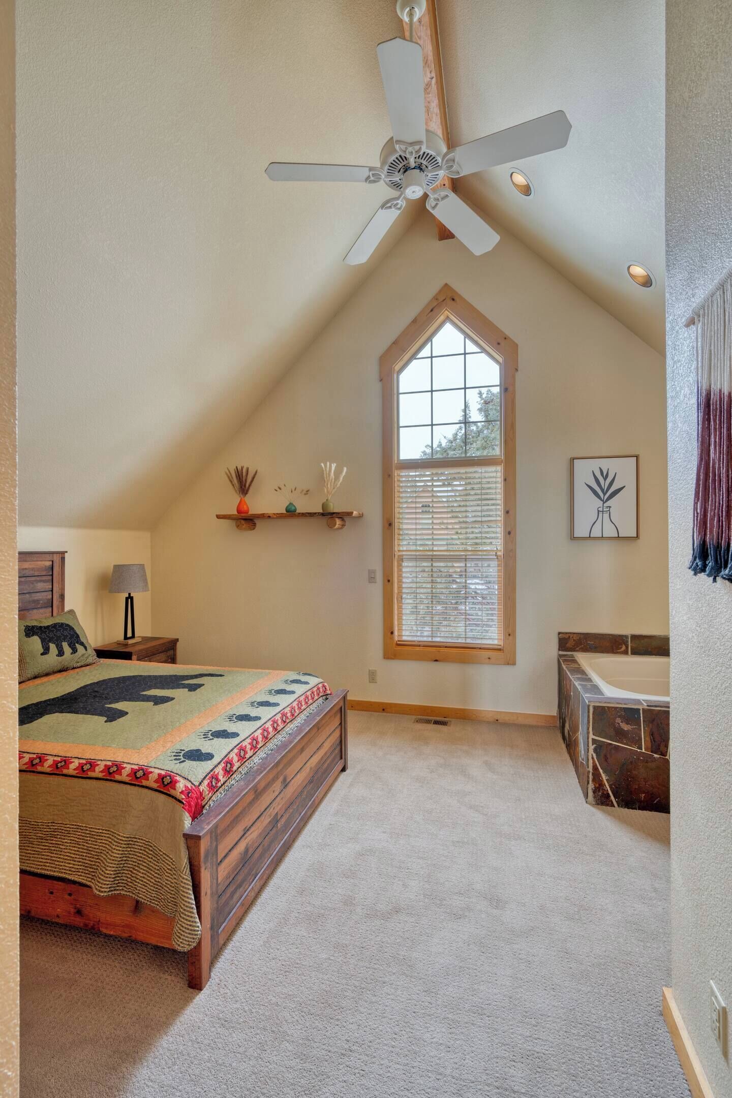 3 bedrooms, desk, iron/ironing board, travel cot