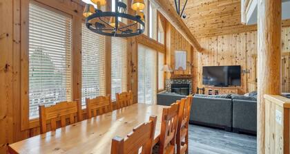 Hot Tub, full resort access, Golf!